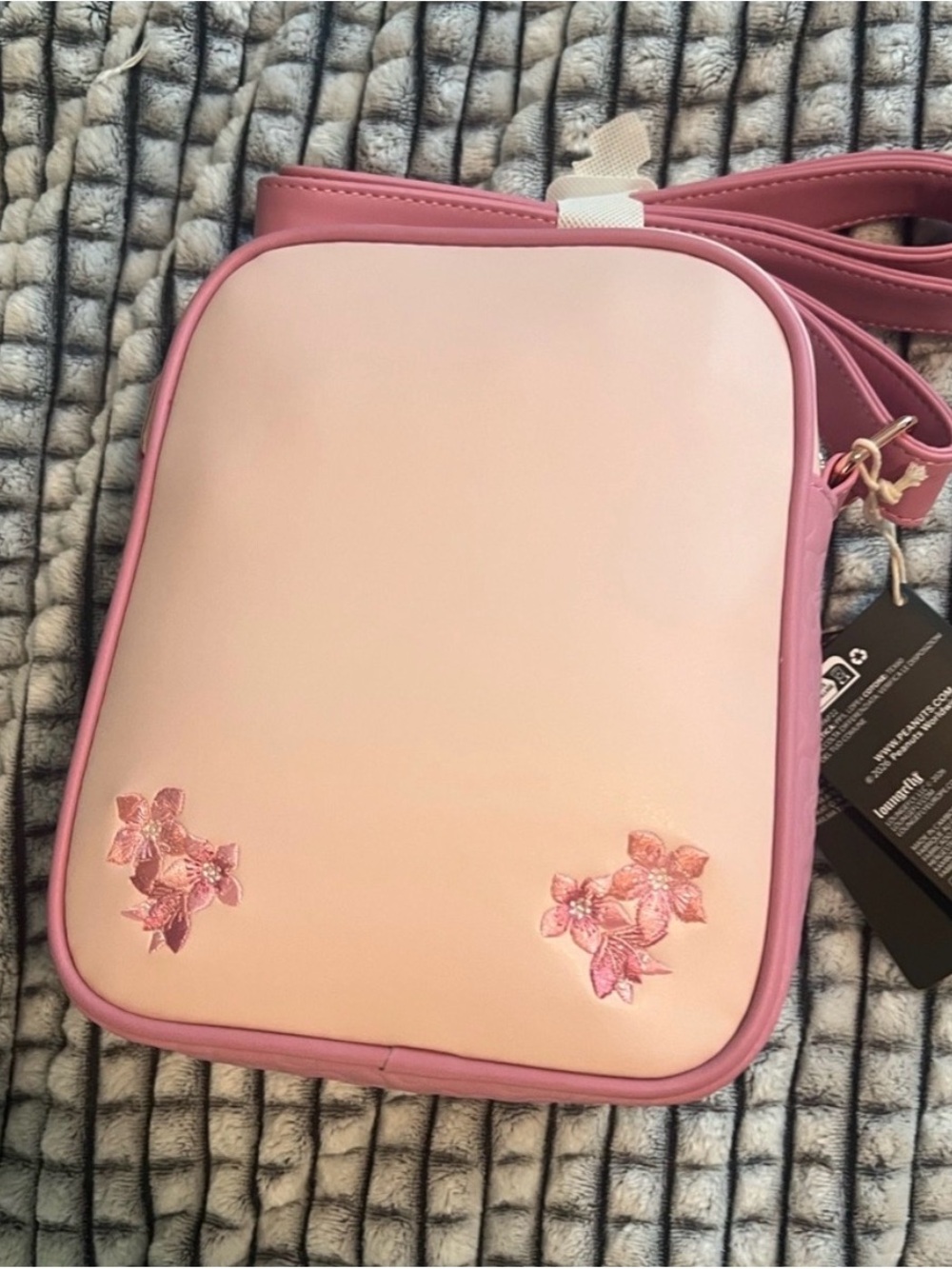 Loungefly Pink Peanuts Snoopy Embroidered Crossbody Bag - Picture 2 of 6